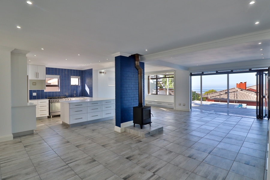 8 Bedroom Property for Sale in Reebok Western Cape